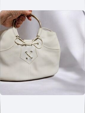 Elegant Cream Ring-Handle Women's Wristlet Clutch